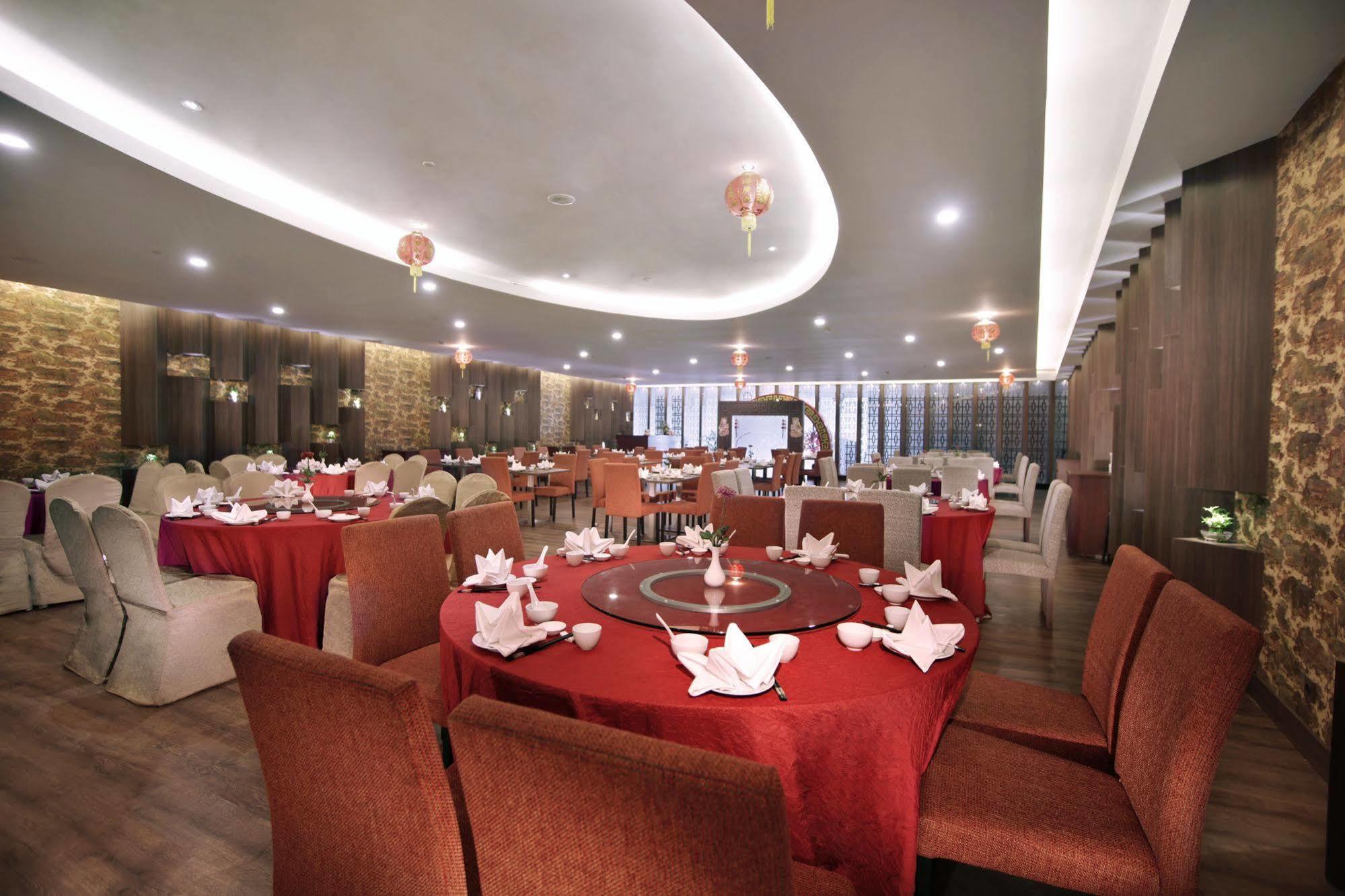 Aston Kupang Hotel & Convention Center Exterior foto