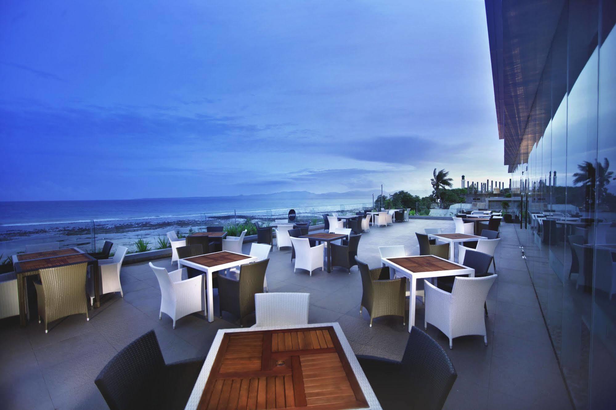 Aston Kupang Hotel & Convention Center Exterior foto
